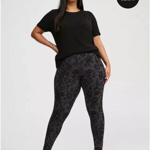 Torrid Black Floral Patterned Leggings